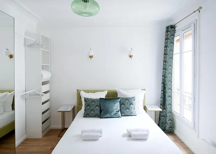 Entire Apartment Central Paris, 3Rd Floor With Elevator