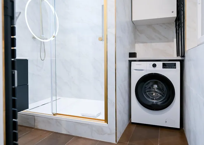 Entire Apartment Central Paris, 3Rd Floor With Elevator